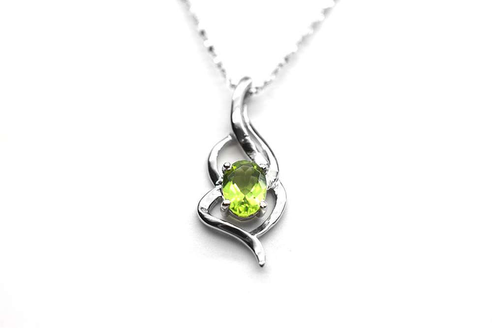 Silverhnge med peridot