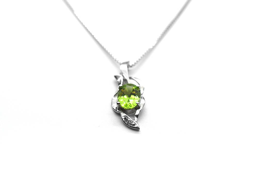 Silverhnge med peridot